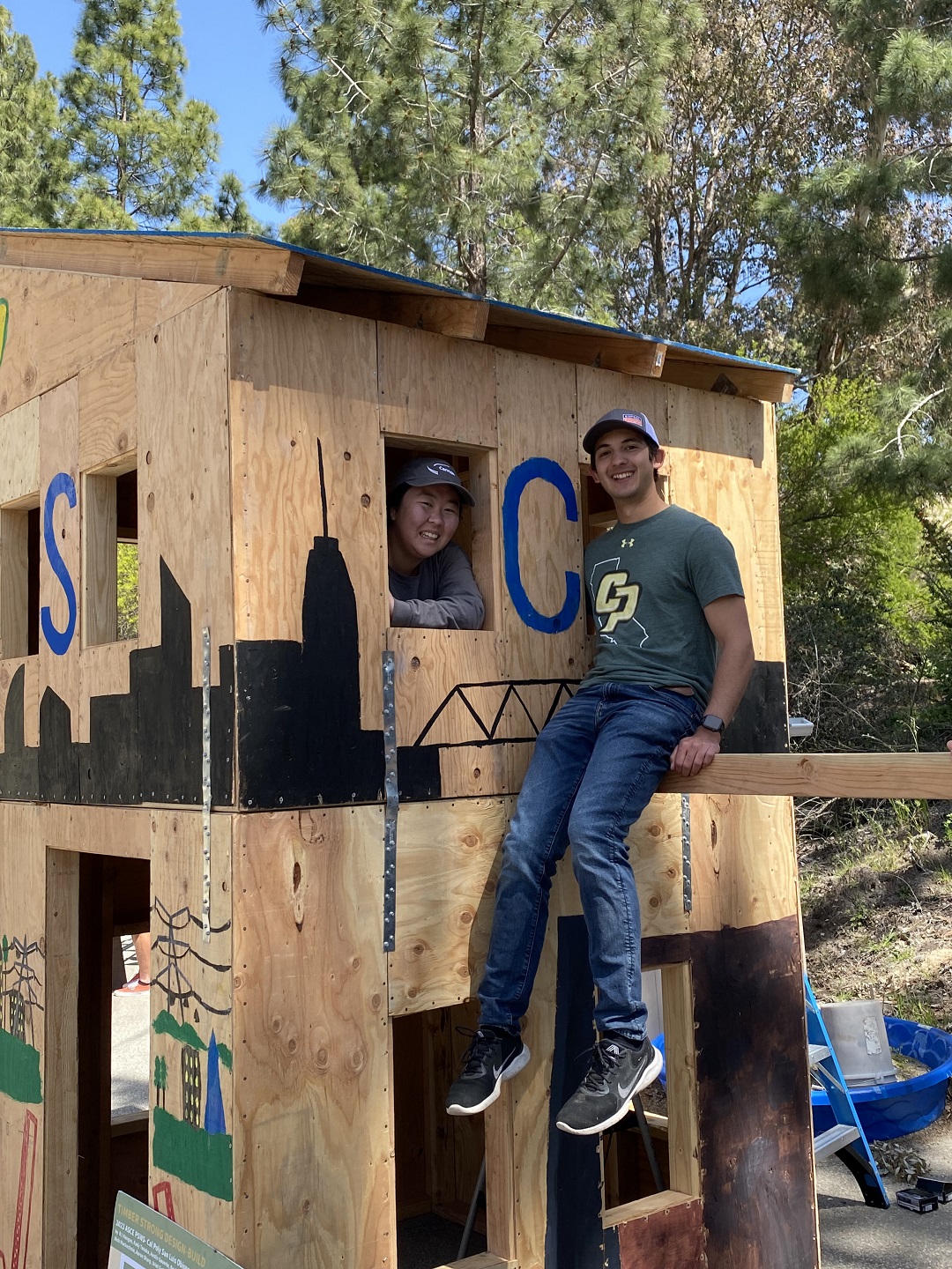 Cal Poly SLO’s students with their completed build